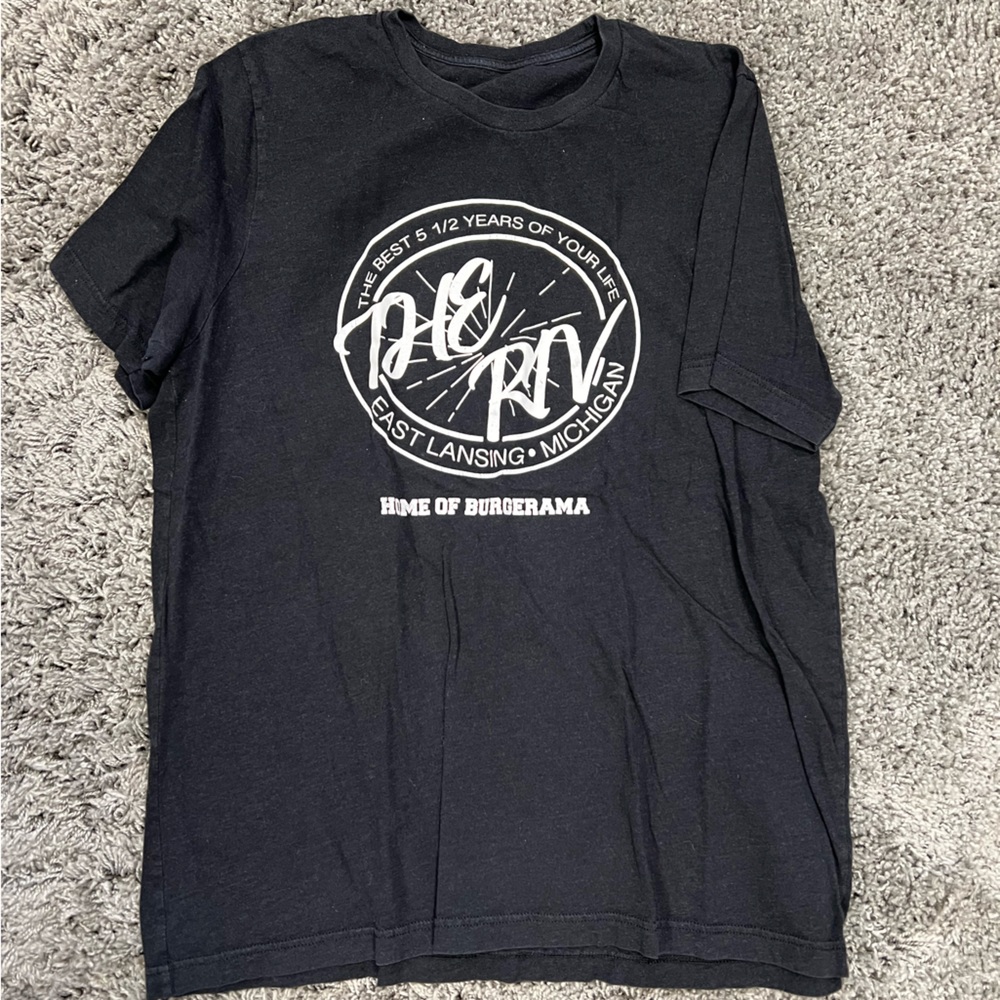 The Riv, Home of Burgerama souvenir t-shirt XL
